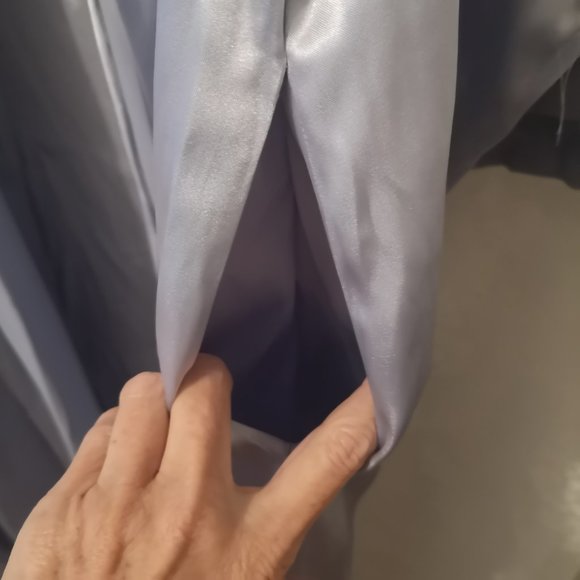 3/$20 Jones New York robe - Picture 8 of 14